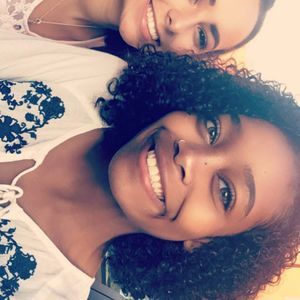 Meet your Posher, Simone